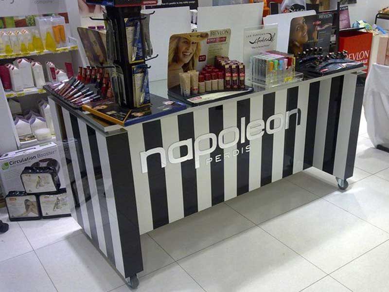 Ace Fitouts - Western Sydney - Retail Shopfitting - Napoleon Fit Out - Display Cabinet